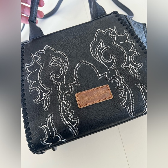 Wrangler Black Embroidered Boot Scroll Trapezoid Tote/Crossbody Western Bag - Picture 4 of 13